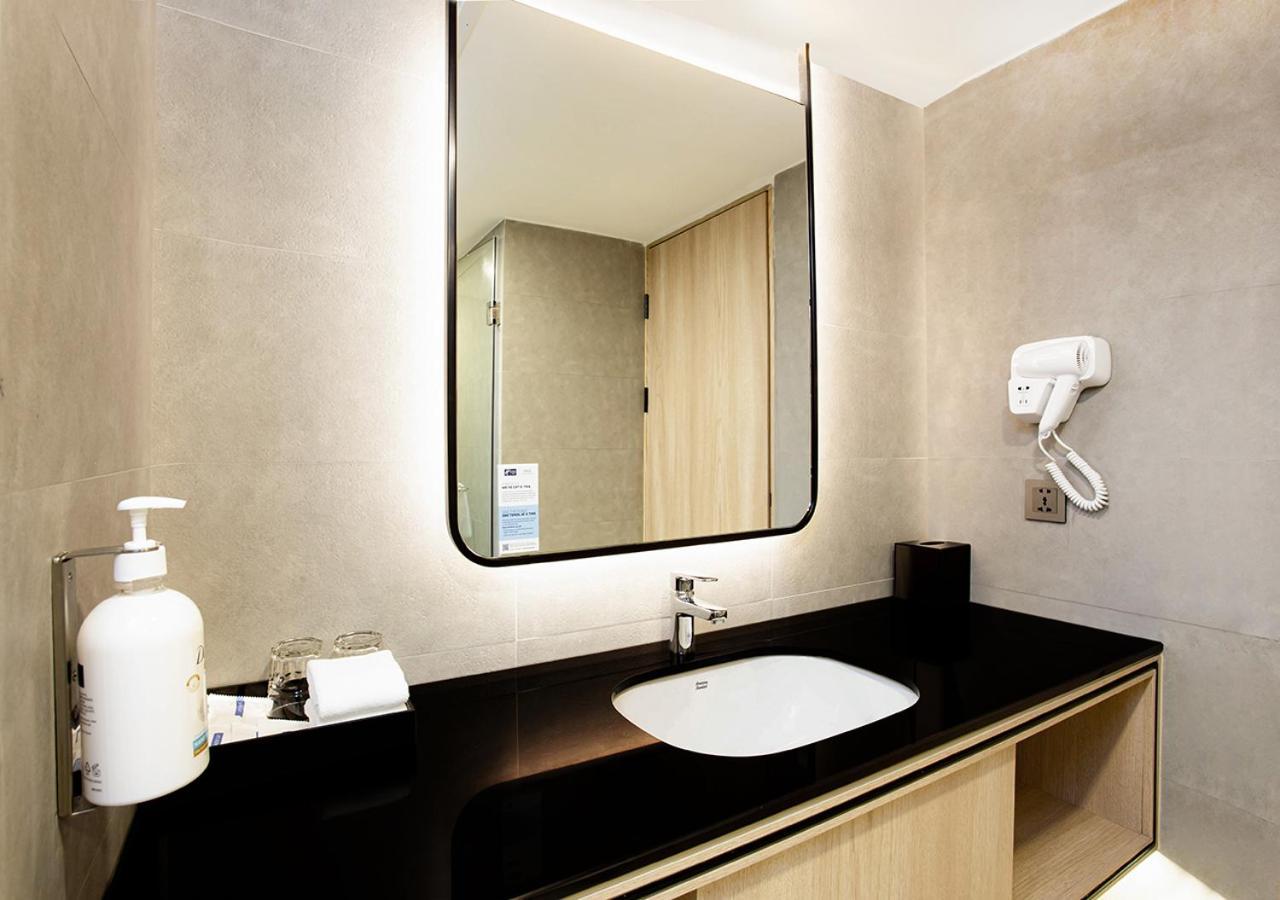 Holiday Inn Express & Suites Bangkok Central Pier By Ihg Buitenkant foto