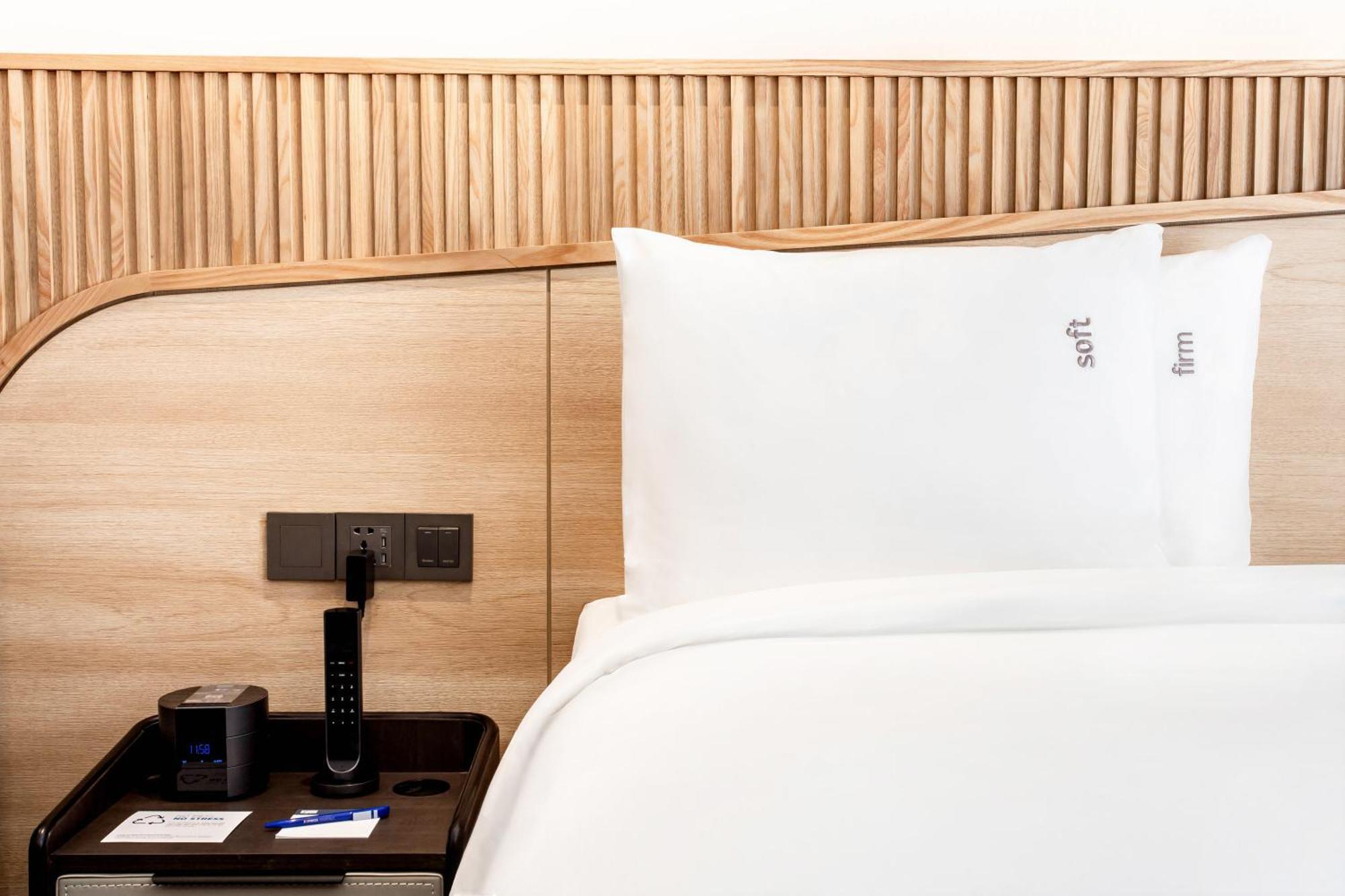 Holiday Inn Express & Suites Bangkok Central Pier By Ihg Buitenkant foto