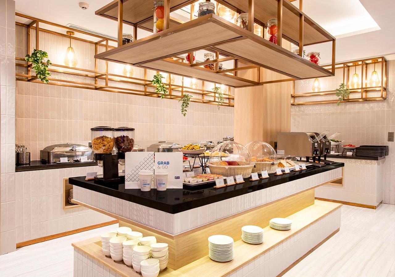 Holiday Inn Express & Suites Bangkok Central Pier By Ihg Buitenkant foto