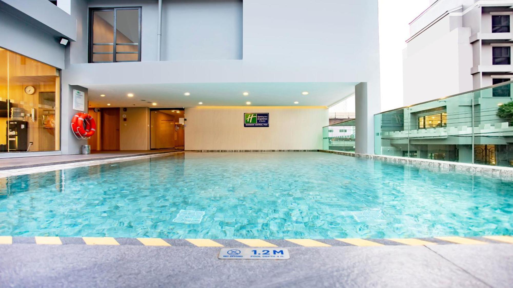 Holiday Inn Express & Suites Bangkok Central Pier By Ihg Buitenkant foto