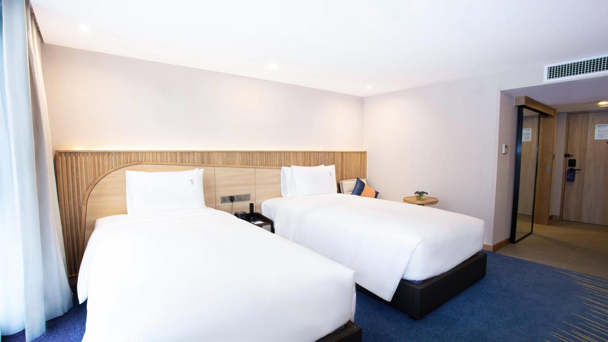 Holiday Inn Express & Suites Bangkok Central Pier By Ihg Buitenkant foto