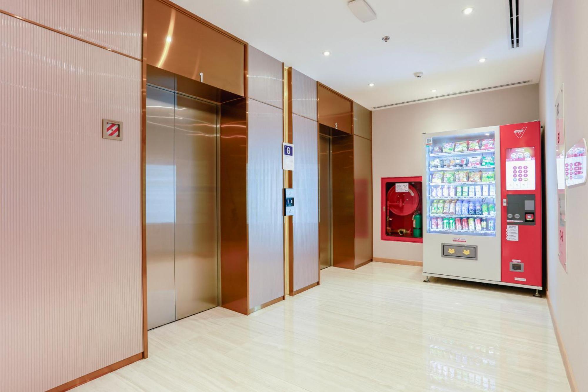 Holiday Inn Express & Suites Bangkok Central Pier By Ihg Buitenkant foto