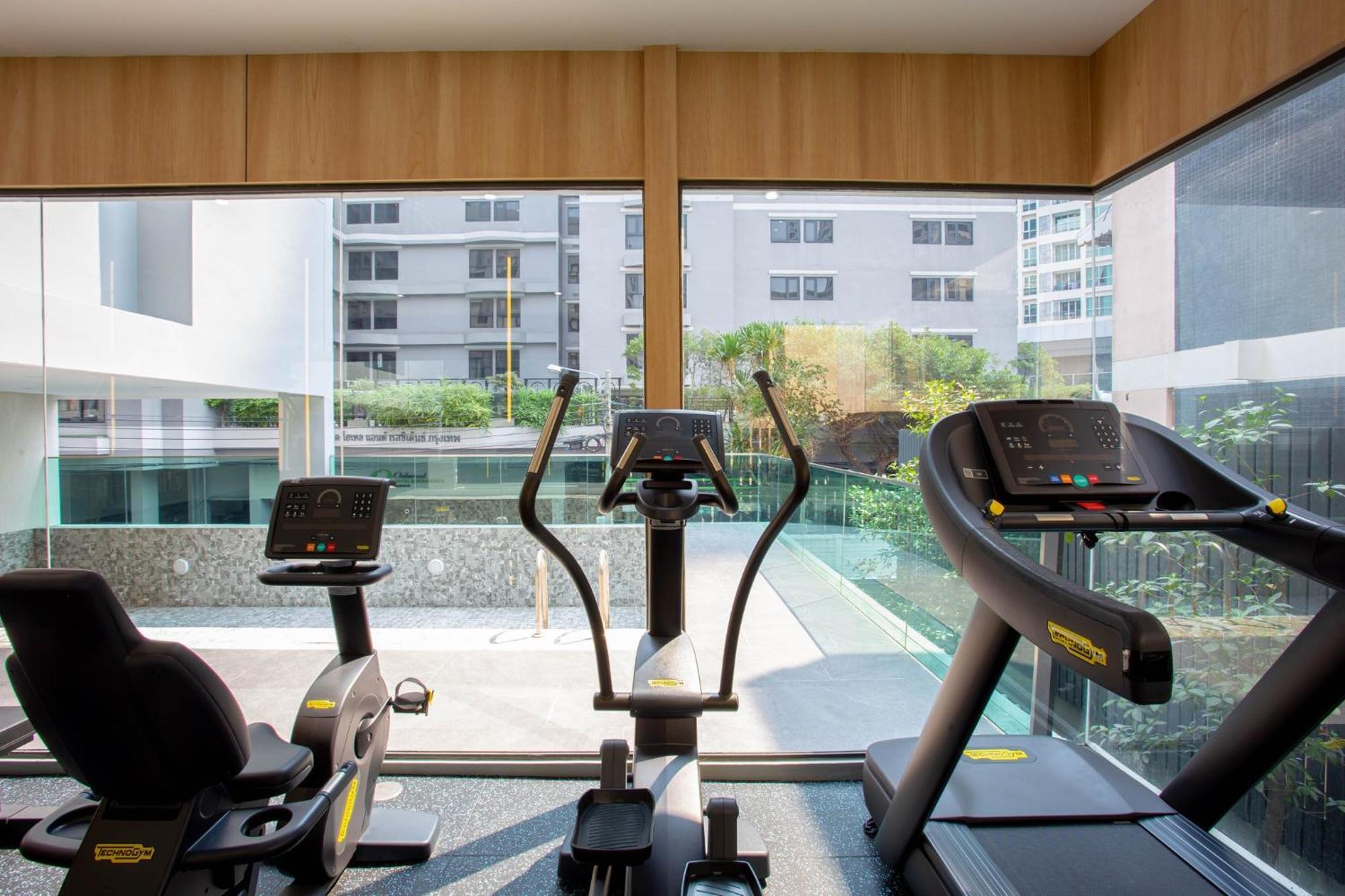 Holiday Inn Express & Suites Bangkok Central Pier By Ihg Buitenkant foto