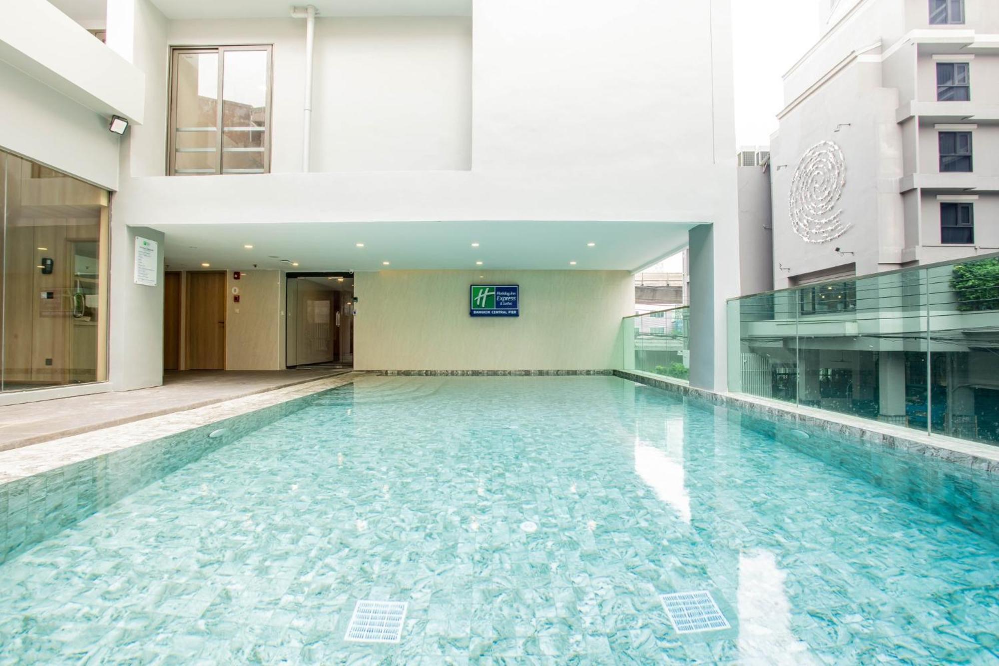 Holiday Inn Express & Suites Bangkok Central Pier By Ihg Buitenkant foto