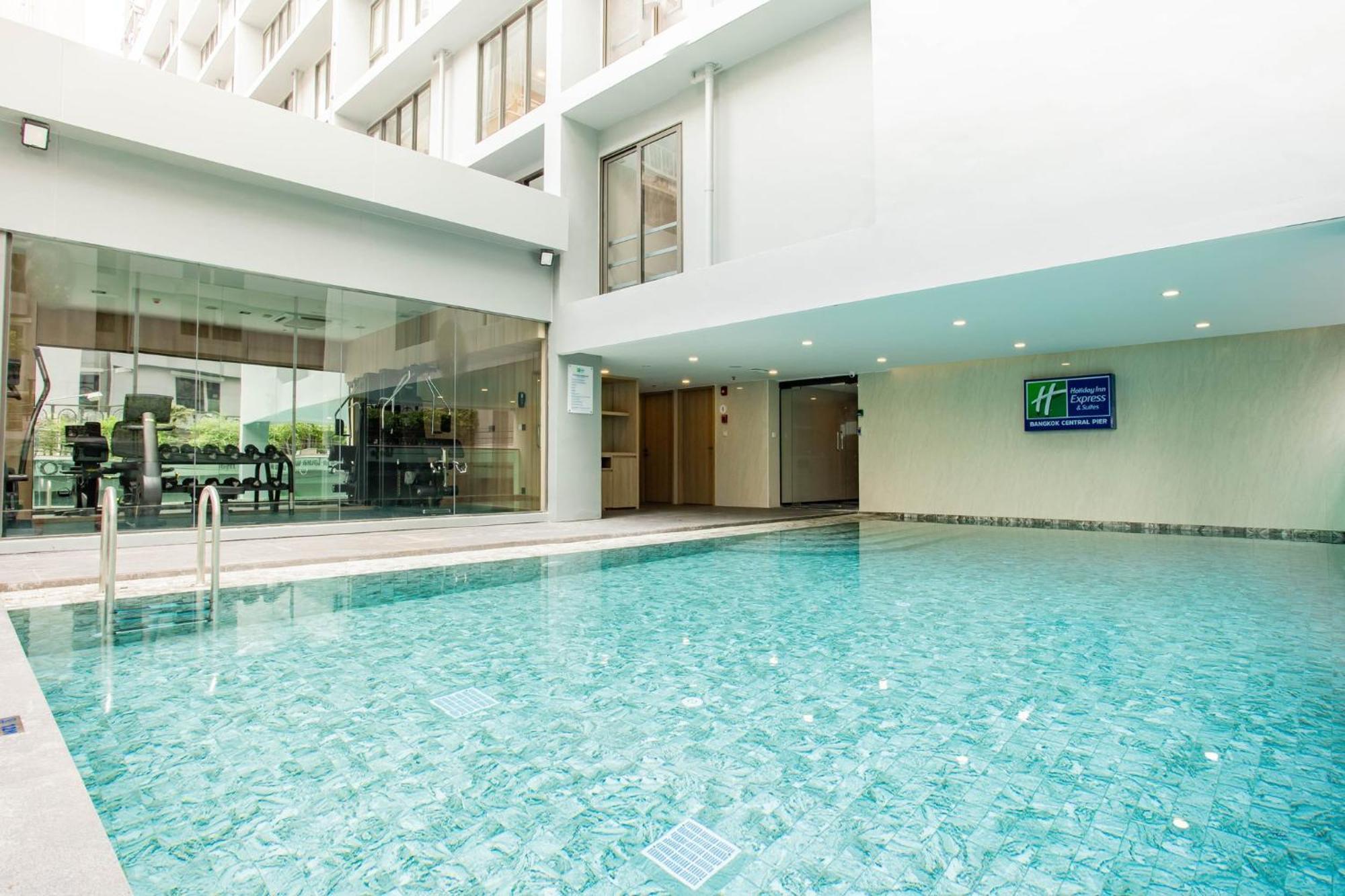 Holiday Inn Express & Suites Bangkok Central Pier By Ihg Buitenkant foto